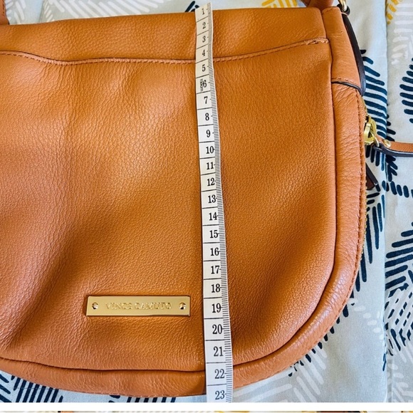 Vince Camuto M Camel Tan Pebble Leather Expandable Flap Front Crossbody Purse - Picture 6 of 10